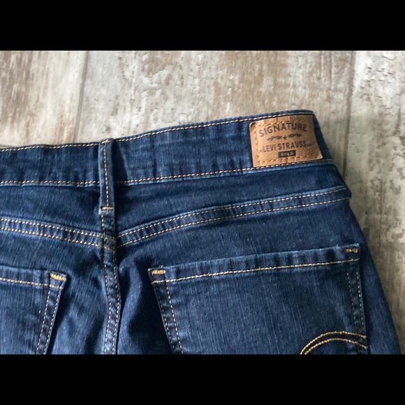 New Levi’s Signature Jeans - Picture 3 of 6
